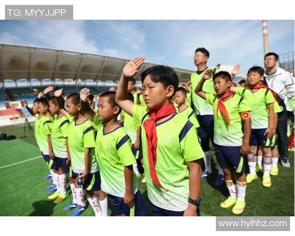 林黄足球：探索足球运动中的团队精神与个人成长之路